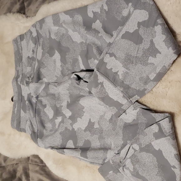 Ready To Rulu Jogger Crop - Picture 3 of 4